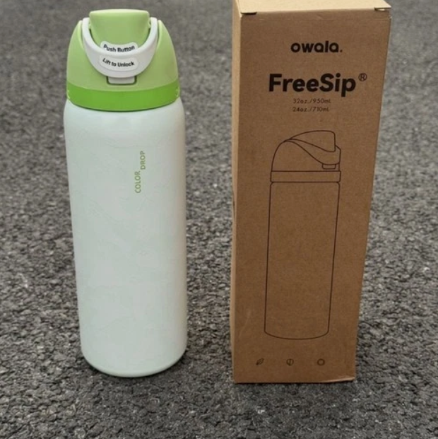 2026 Halloween Owala FreeSip 32oz Ghost Glow-in-the-Dark Water Bottle